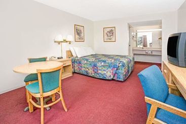 هتل Knights Inn Aurora