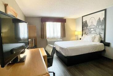 فندق على الطريق Super 8 By Wyndham St. Clair Mo