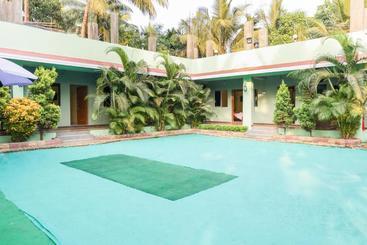 هتل Oyo 66633 Maitri Cottage