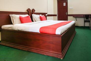 Hotel Oyo 67591 Space Park Residency