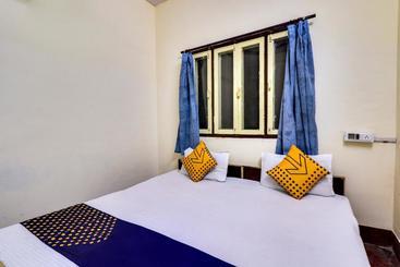 هتل Spot On 66108  Awadh Kailash Inn