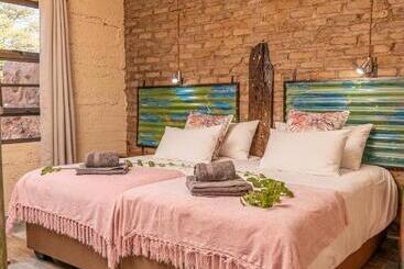 Пансион Otavi Vineyards Self Catering & Camping