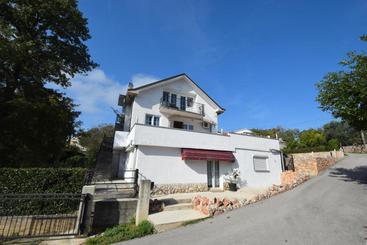 ツーリストアパートメント Apartment Micetic