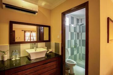 هتل River Retreat Boutique