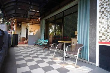 هتل Oyo 2038 Jasmine Guest House Balikpapan