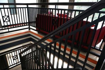 هتل Oyo 2038 Jasmine Guest House Balikpapan