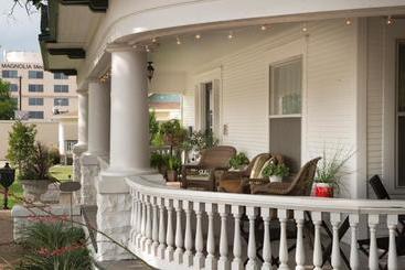 Texas White House B&b