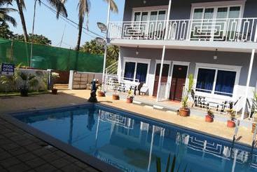 هتل Royal Tulip Goa Beach Cottages