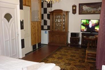 پانسیون R1 Rolléder Apartman Ház