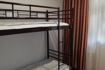 Hostel от рассвета до заката
