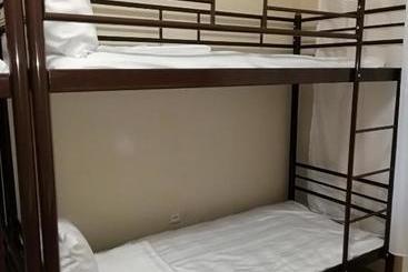 Hostel от рассвета до заката