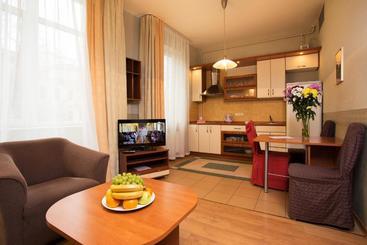 Arcada Apartments