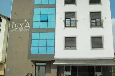 تختخواب و صبحانه Luxa Apartmani