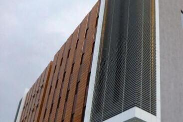 هتل قولدن سكوير طريق الرياض Golden Square Riyadh Road