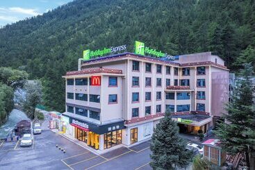 호텔 Holiday Inn Express Jiuzhaigou,only 600 Meters To Jiuzhaigou Park, An Ihg