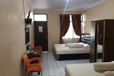 هتل Oyo 3277 Inayah Pkpri