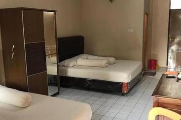 هتل Oyo 3277 Inayah Pkpri