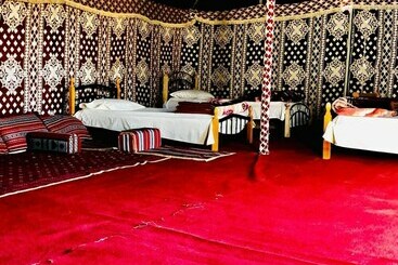 هتل Wahiba Bedouin Rustic Camp
