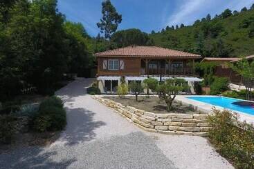 פנסיון Le Chalet Des Trois Quilles