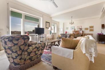 Tina`s House