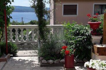 آپارتمانهای توریستها Apartments Jasminka