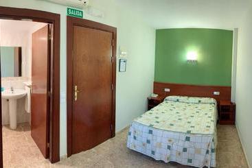 پانسیون Hostal Area 99