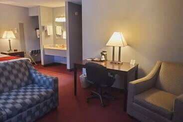 هتل Blackstone Lodge And Suites