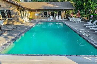 Whispering Woods Resort