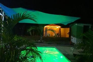 پانسیون Koru Village Uvita Hostel