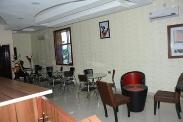 هتل Manuex Place