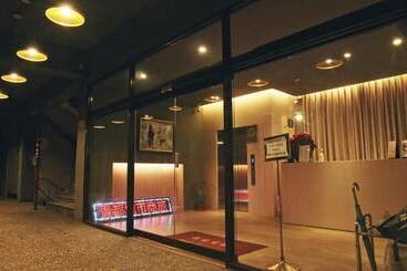 هاستل Crystal City