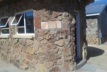 پانسیون Onesi Guest House