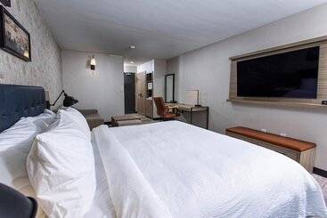 هتل Four Points By Sheraton Appleton