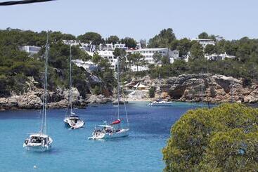 Bg Hotel Portinatx Beach Club