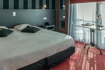 New Hotel De Lives