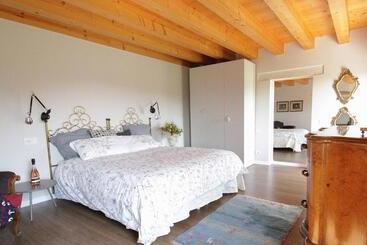 Отель Agriturismo Corte Patrizia