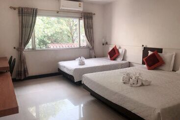 هتل Vientiane Chaleunxay Center