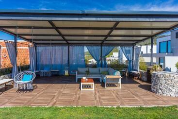 آپارتمانهای توریستها Villa Legara