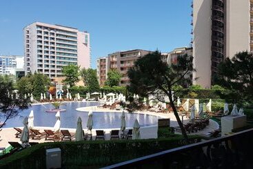 هتل Sandapart Royal Beach Apartments