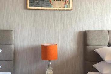 هتل Sinclair Bay Apartments