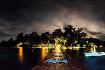 هتل Fatboys Resort