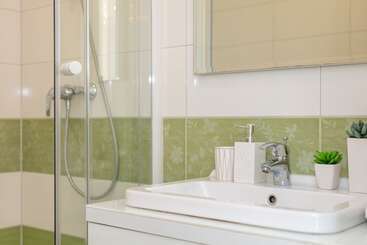 آپارتمانهای توریستها Spacious Beachfront Apartments Tanita