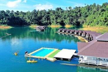 酒店 500 Rai Khao Sok Floating Resort