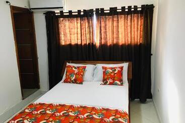 酒店 Canoa Inn