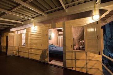 Szálloda Thur Hostel Ao Prachuap