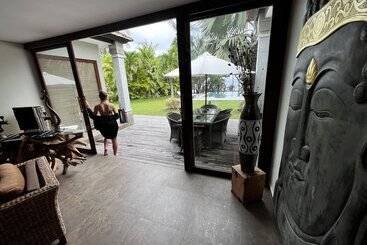 Отель Relax Bali Dive & Spa Ocean Front Resort