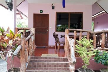 בית מלון כפרי Smart Resort