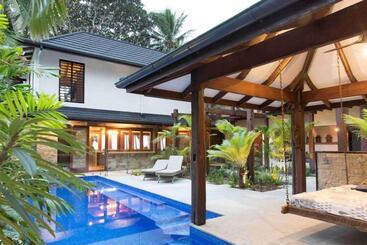 ツーリストアパートメント Spice At Oak Absolute Beachfront With Private Pool Near Port Douglas
