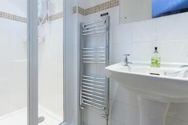 住宿加早餐  Elim Lodge Guest House