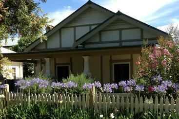 별장 A Market Place Mudgee